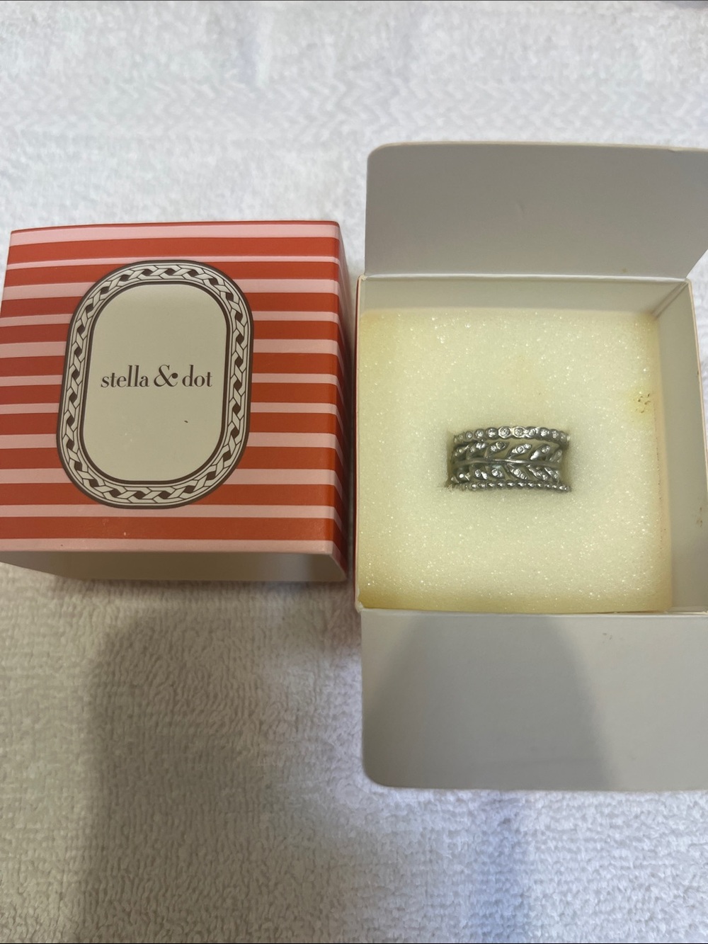 Stella & Dot Silver Leaf Pavé Stackable Bands